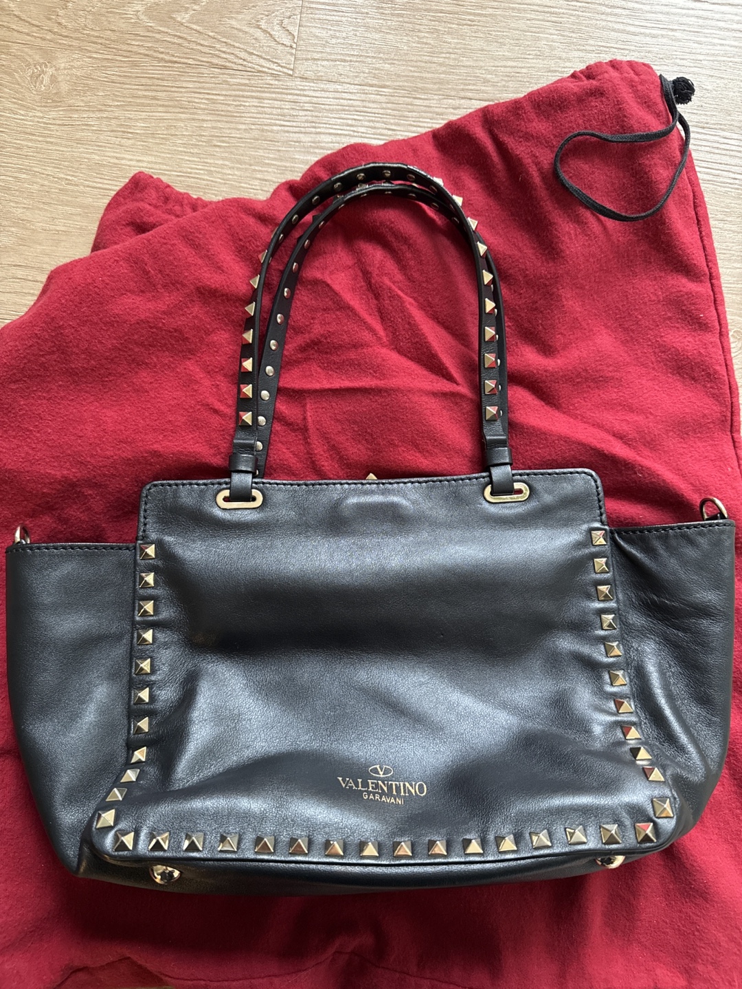Authentic Valentino Garavani Black Leather Studded Tote Bag - photo 2