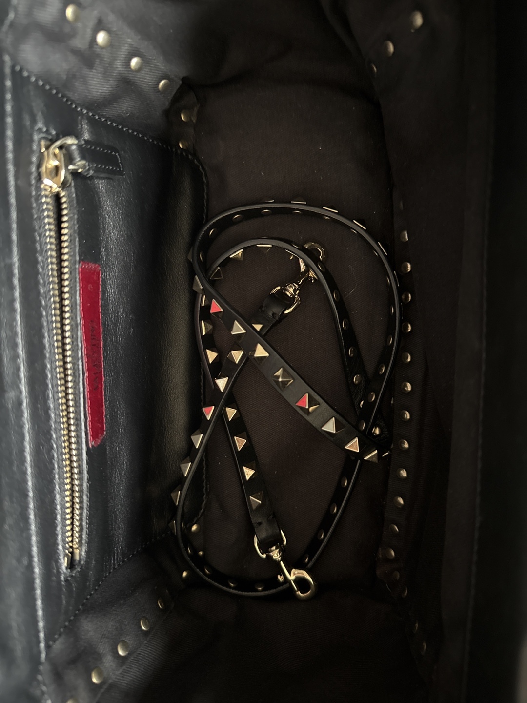 Authentic Valentino Garavani Black Leather Studded Tote Bag - photo 4