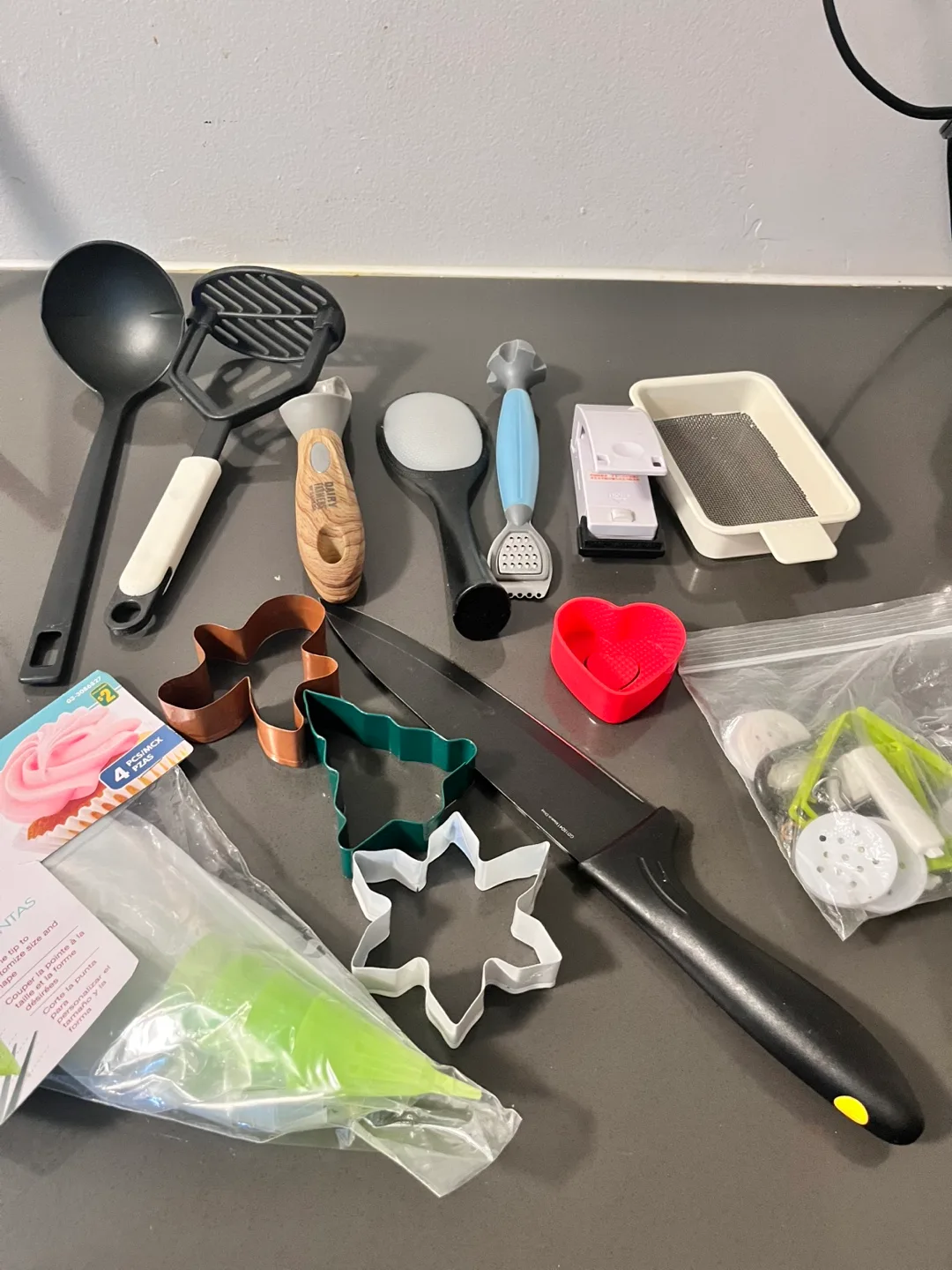 Baking and Kitchen Utensil Bundle thumbnail
