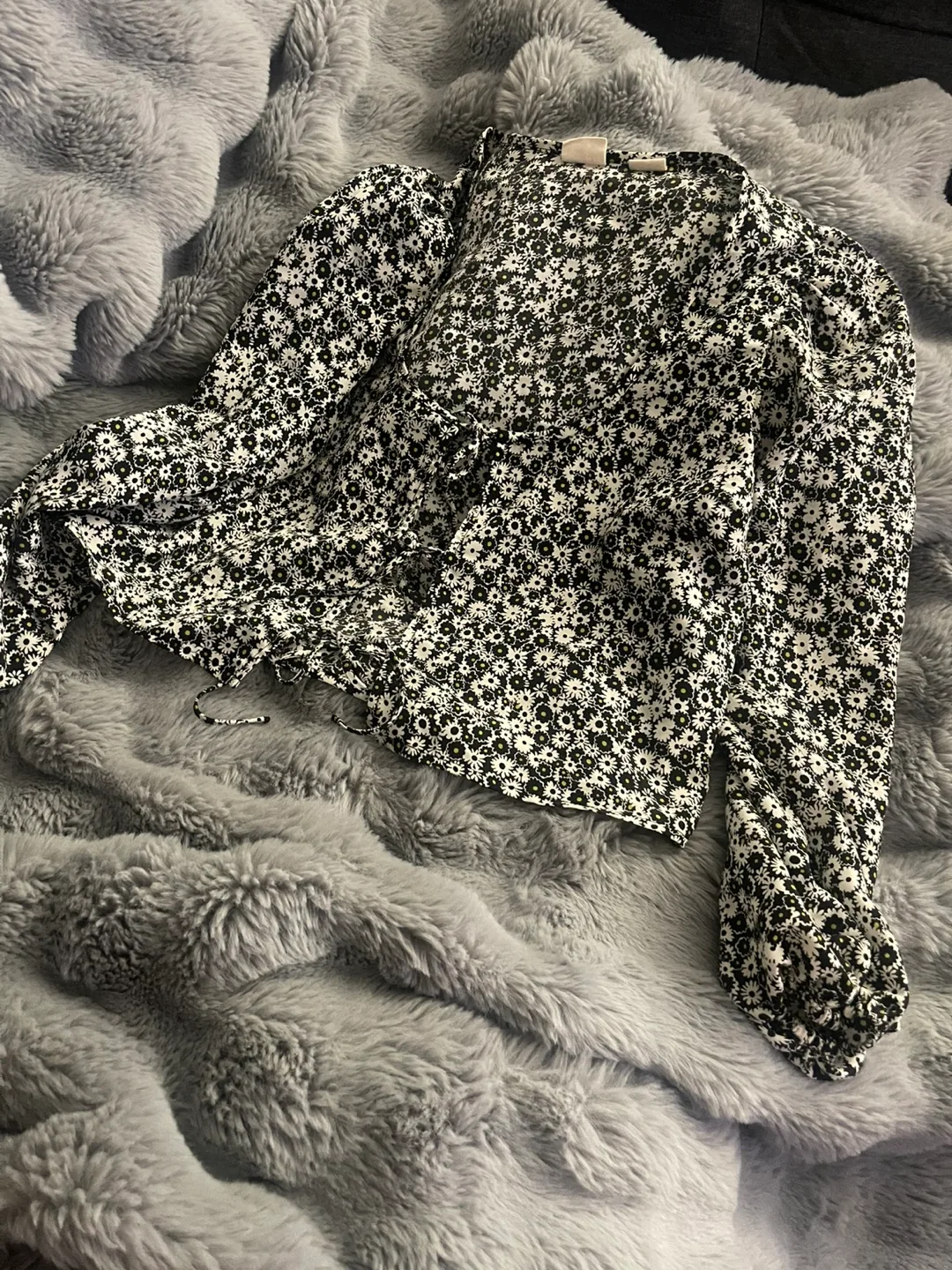Floral print blouse thumbnail