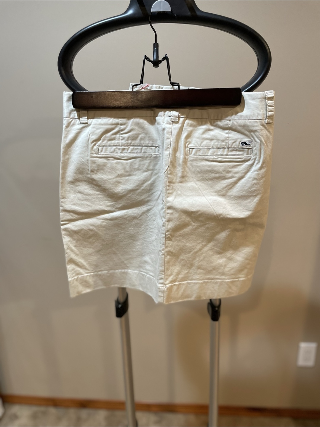 Vineyard Vines Women's Stone-Coloured Shorts - photo 2