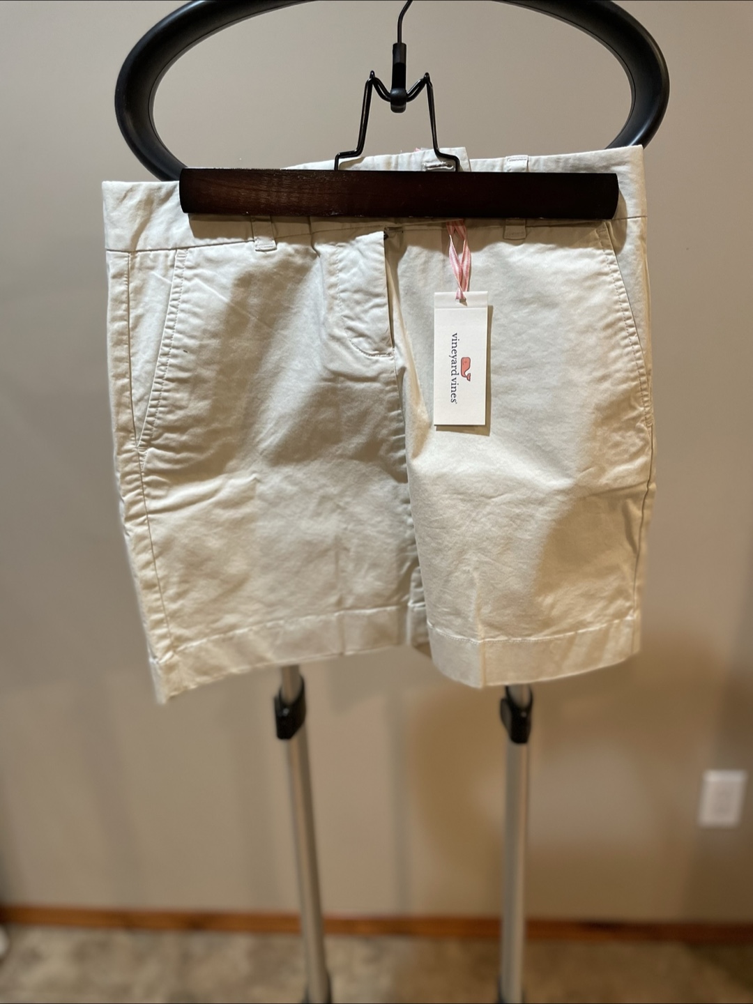Vineyard Vines Women's Stone-Coloured Shorts