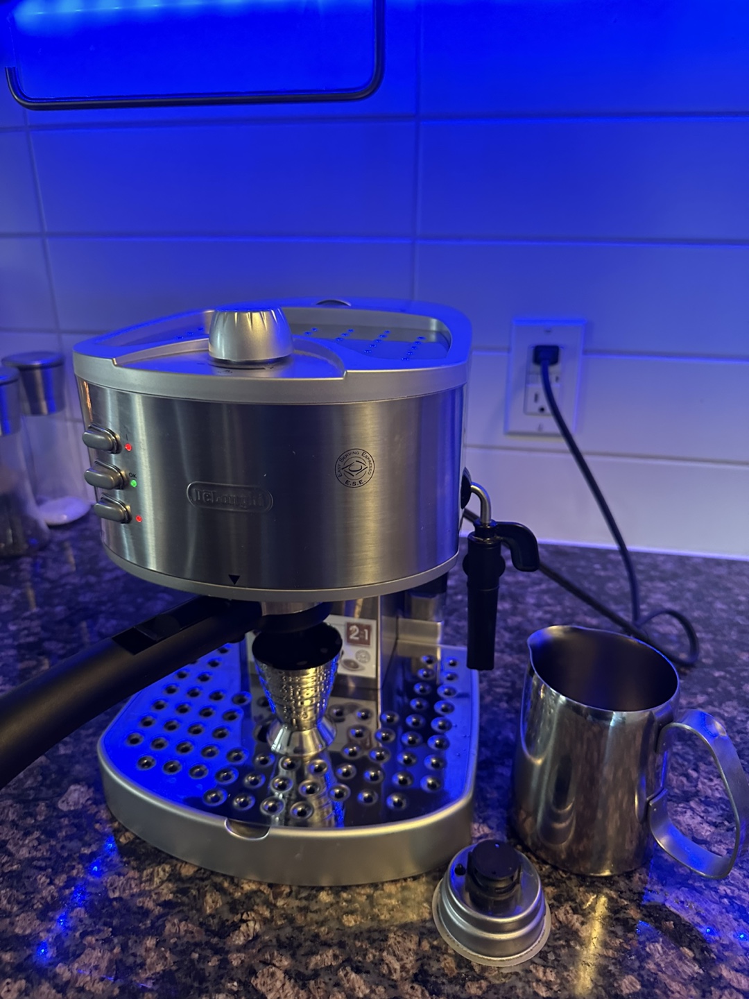 DeLonghi Espresso Machine, Milk Frother Steam Wand - photo 5