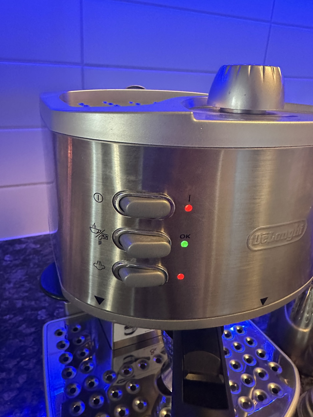 DeLonghi Espresso Machine, Milk Frother Steam Wand - photo 3