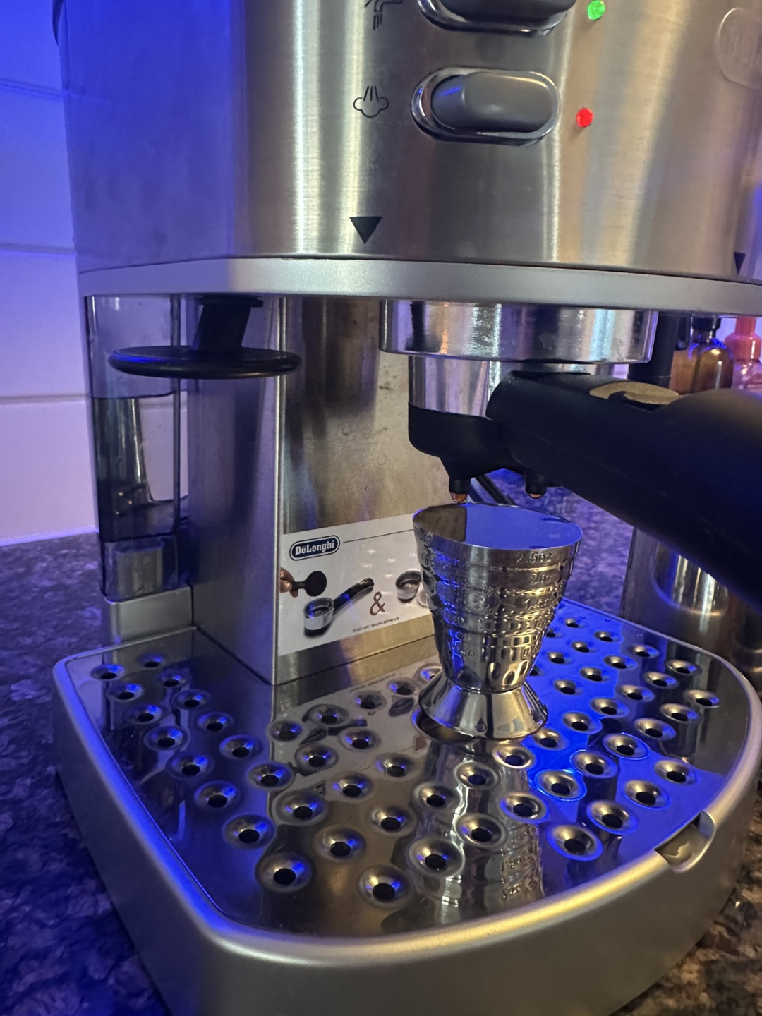 DeLonghi Espresso Machine, Milk Frother Steam Wand - photo 4