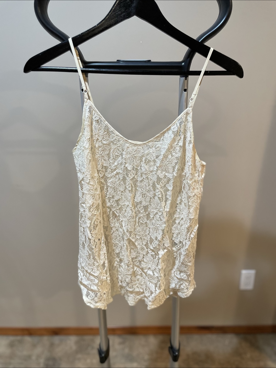 Under Wilfred Cream Lace Cami