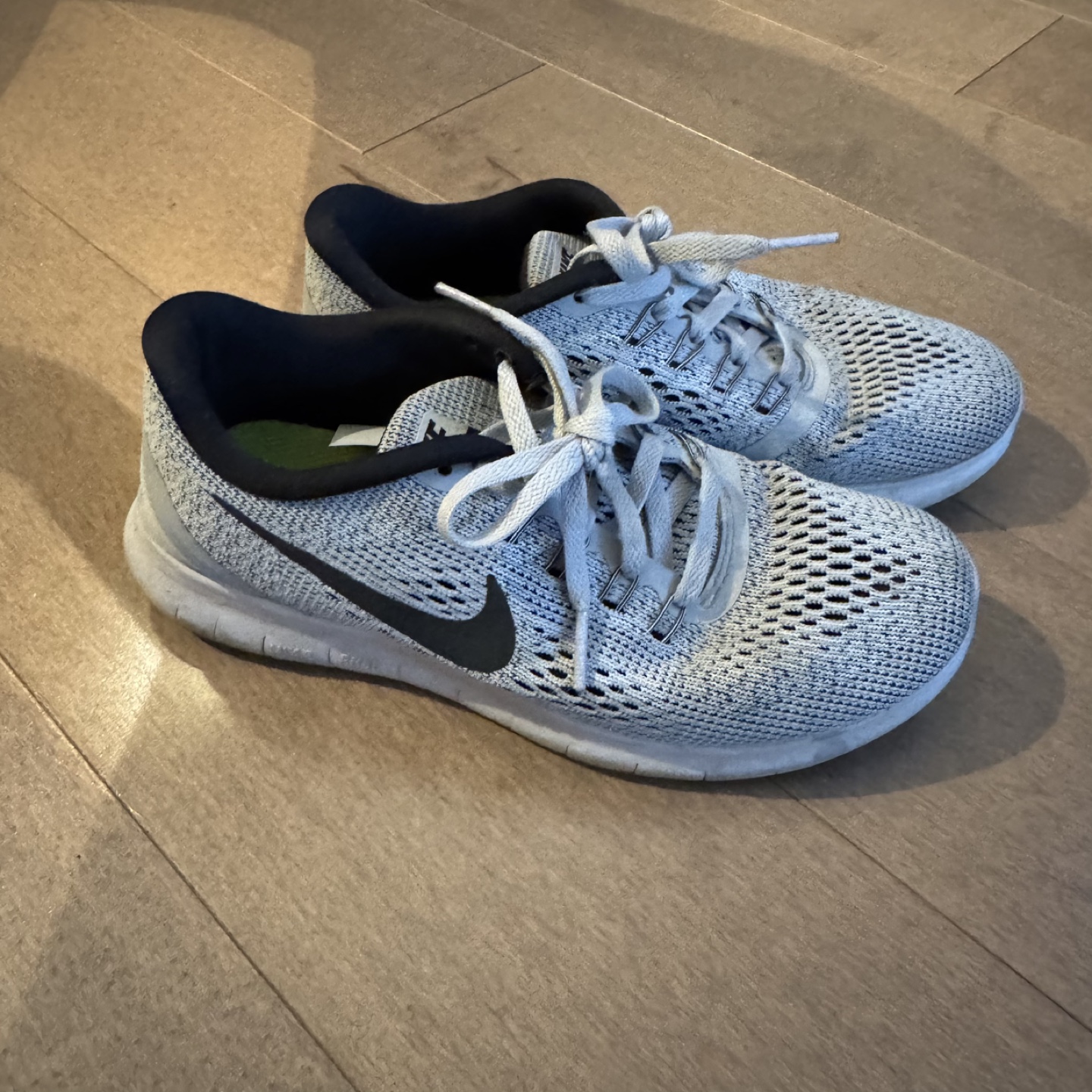 Women's Nike Free RN Running Shoes - Size 6
