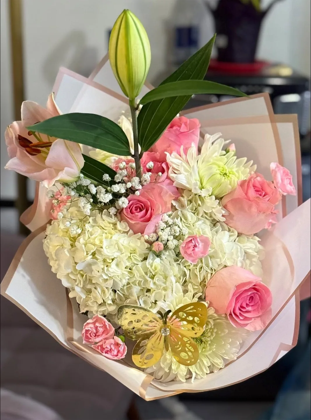 Beautiful Pink Flower Bouquet image indicator(2)