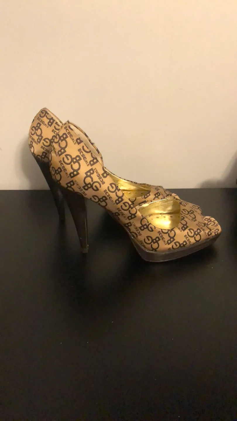 BCBGIRLS Women's Peep-Toe Heels image indicator(2)