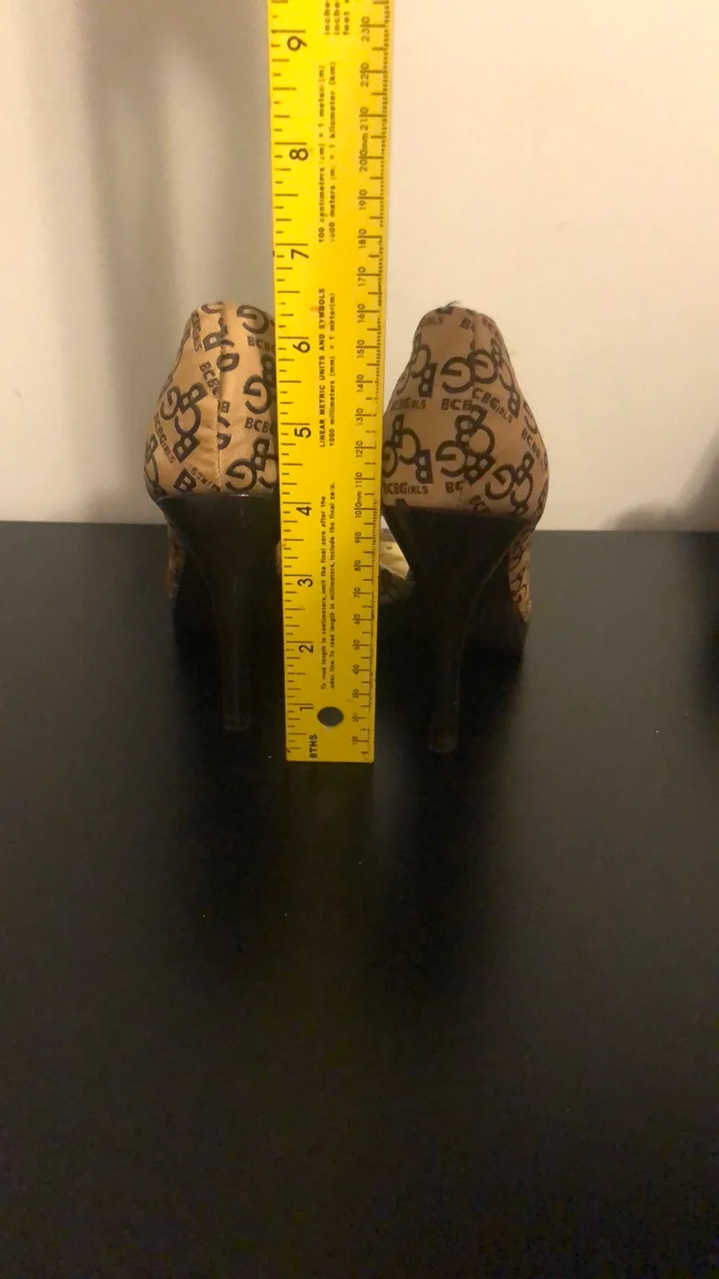 BCBGIRLS Women's Peep-Toe Heels image indicator(3)