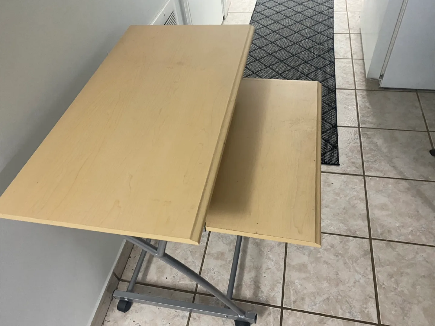 Small Computer Desk with Keyboard Tray image indicator(2)