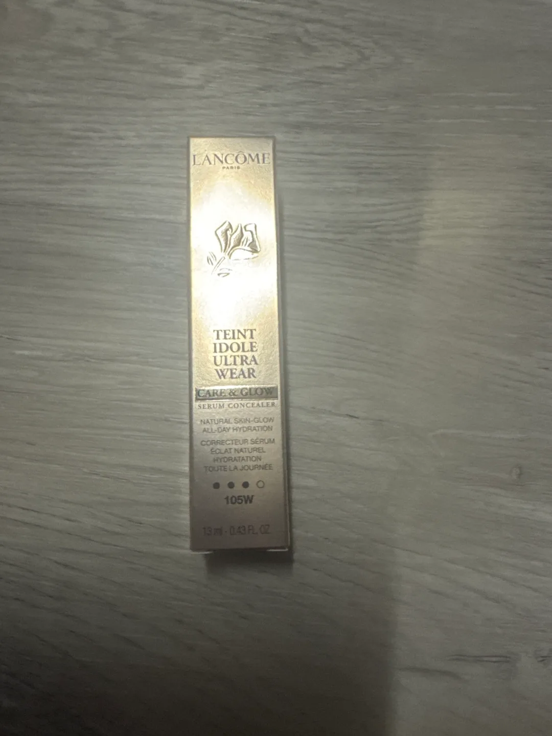 Lancôme Teint Idole Ultra Wear Care & Glow Serum Concealer 105W thumbnail