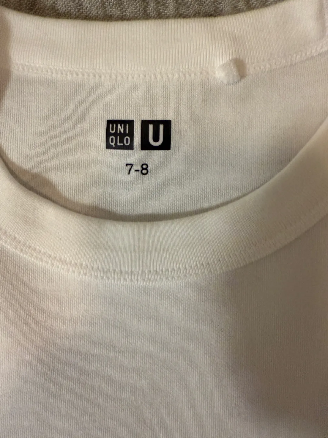 “Cricut-ers”: Bundle of UNIQLO U Kids White T-Shirt Size 7-8 image indicator(2)