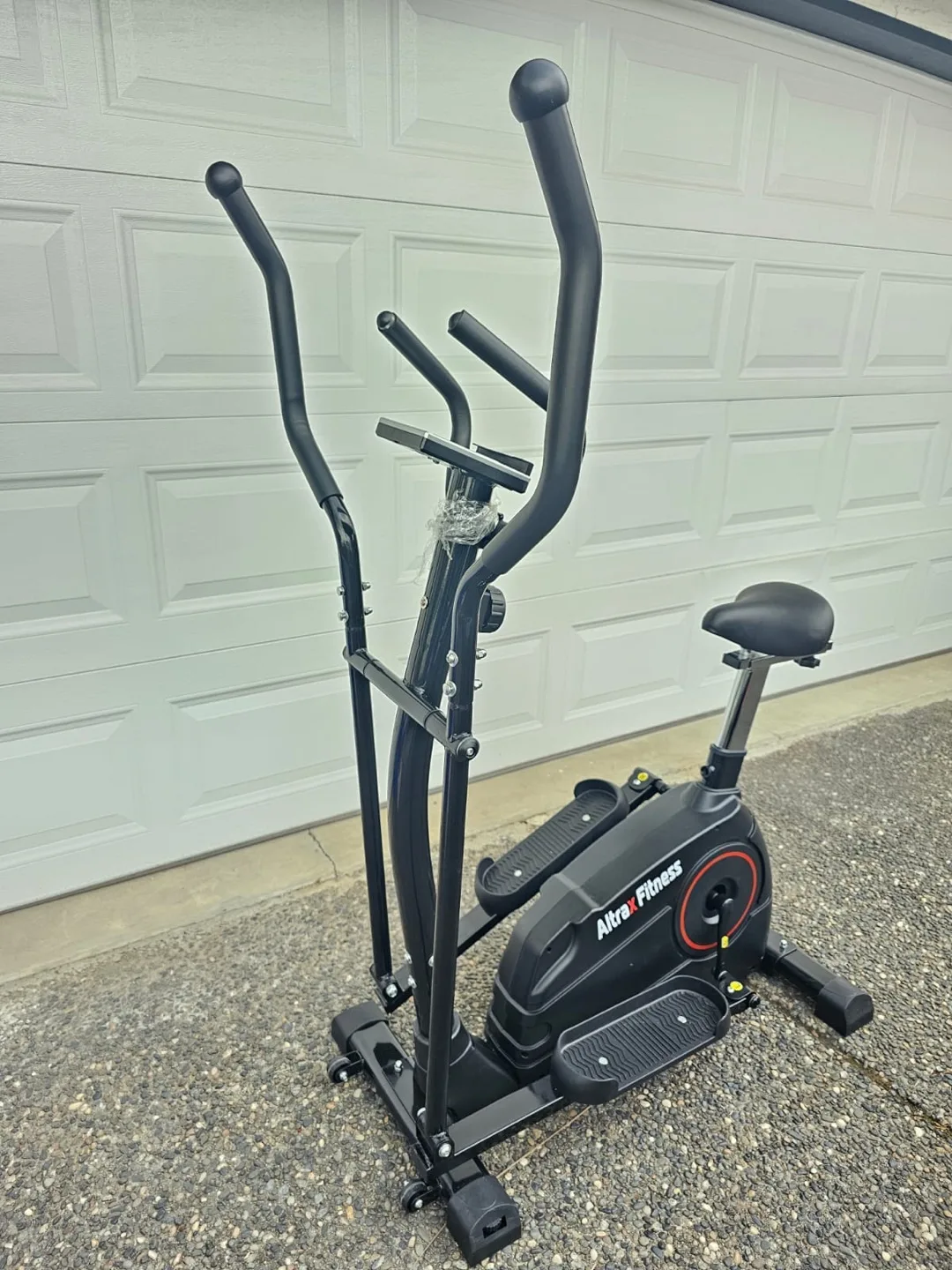 2-in-1 Elliptical and Stationary Bike image indicator(4)