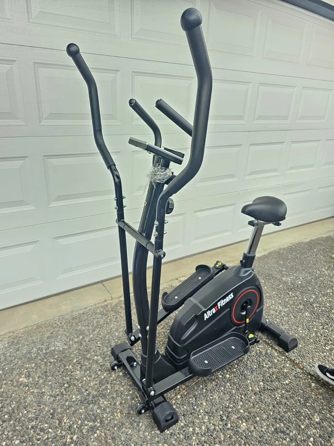 2-in-1 Elliptical and Stationary Bike image indicator(3)