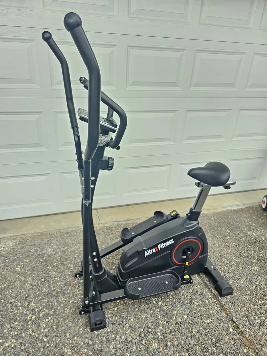 2-in-1 Elliptical and Stationary Bike image indicator(2)
