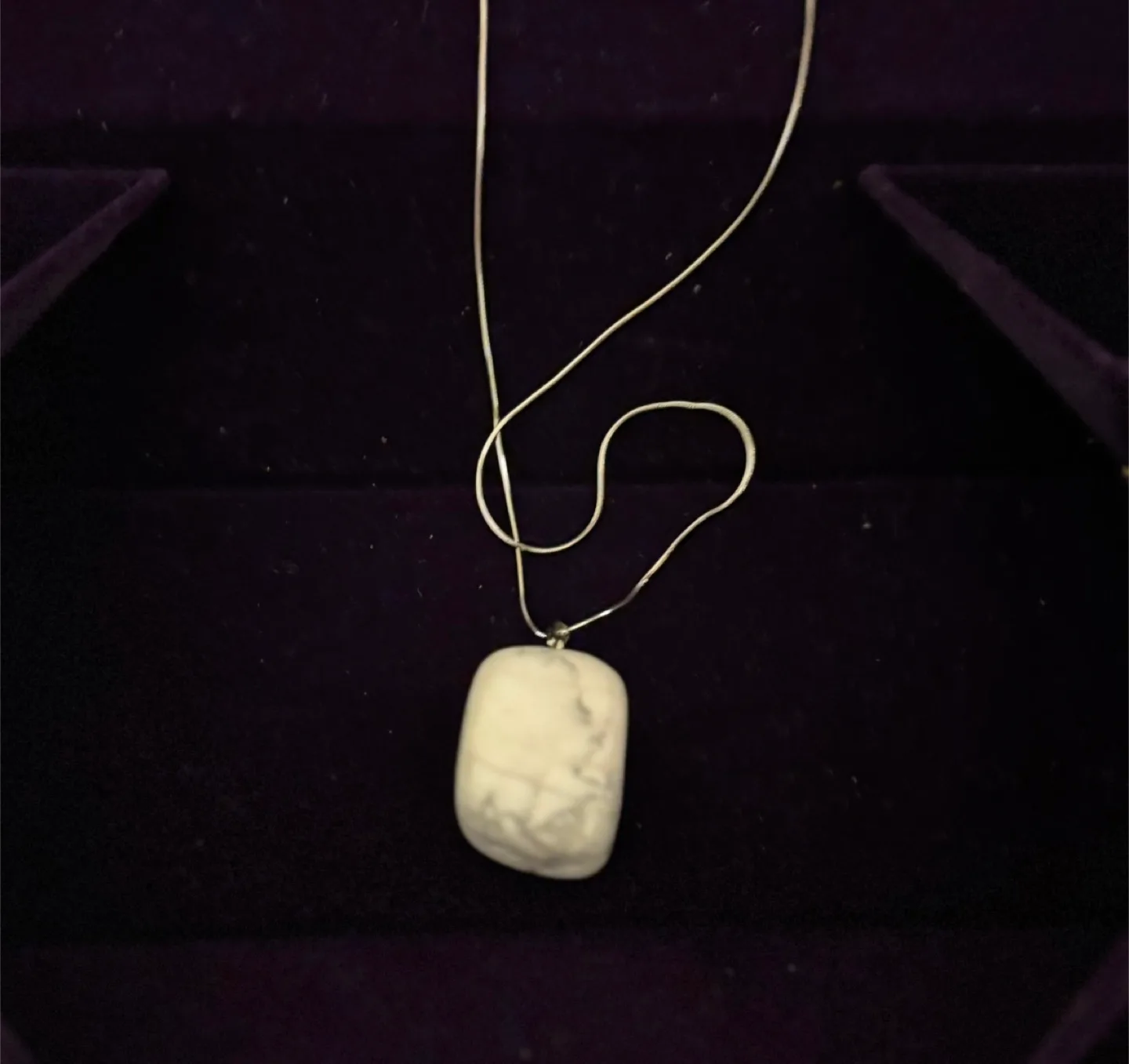 Brand new Genuine  Howlite Pendant Necklace image indicator(2)
