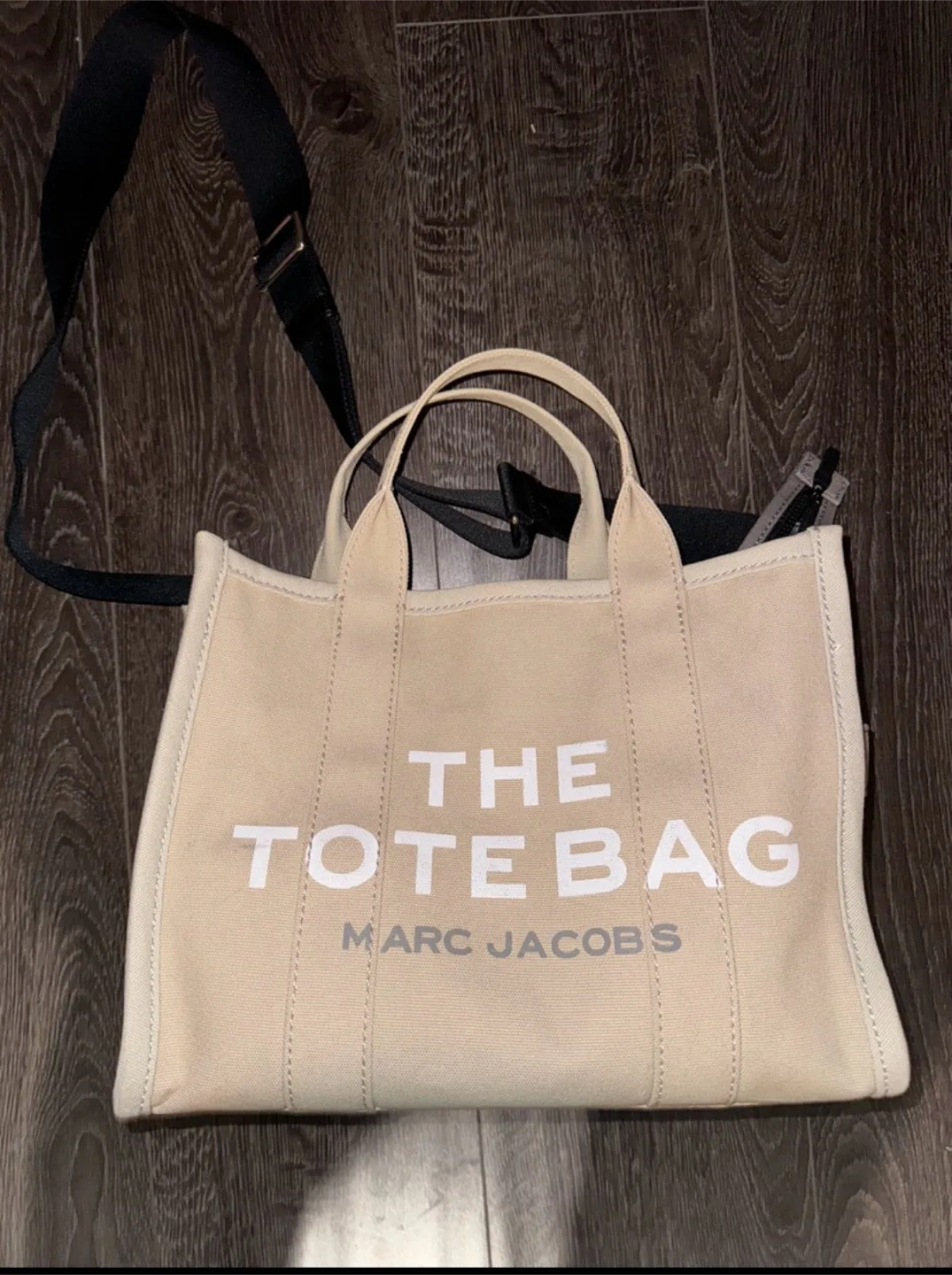 Marc Jacobs The Tote Bag thumbnail