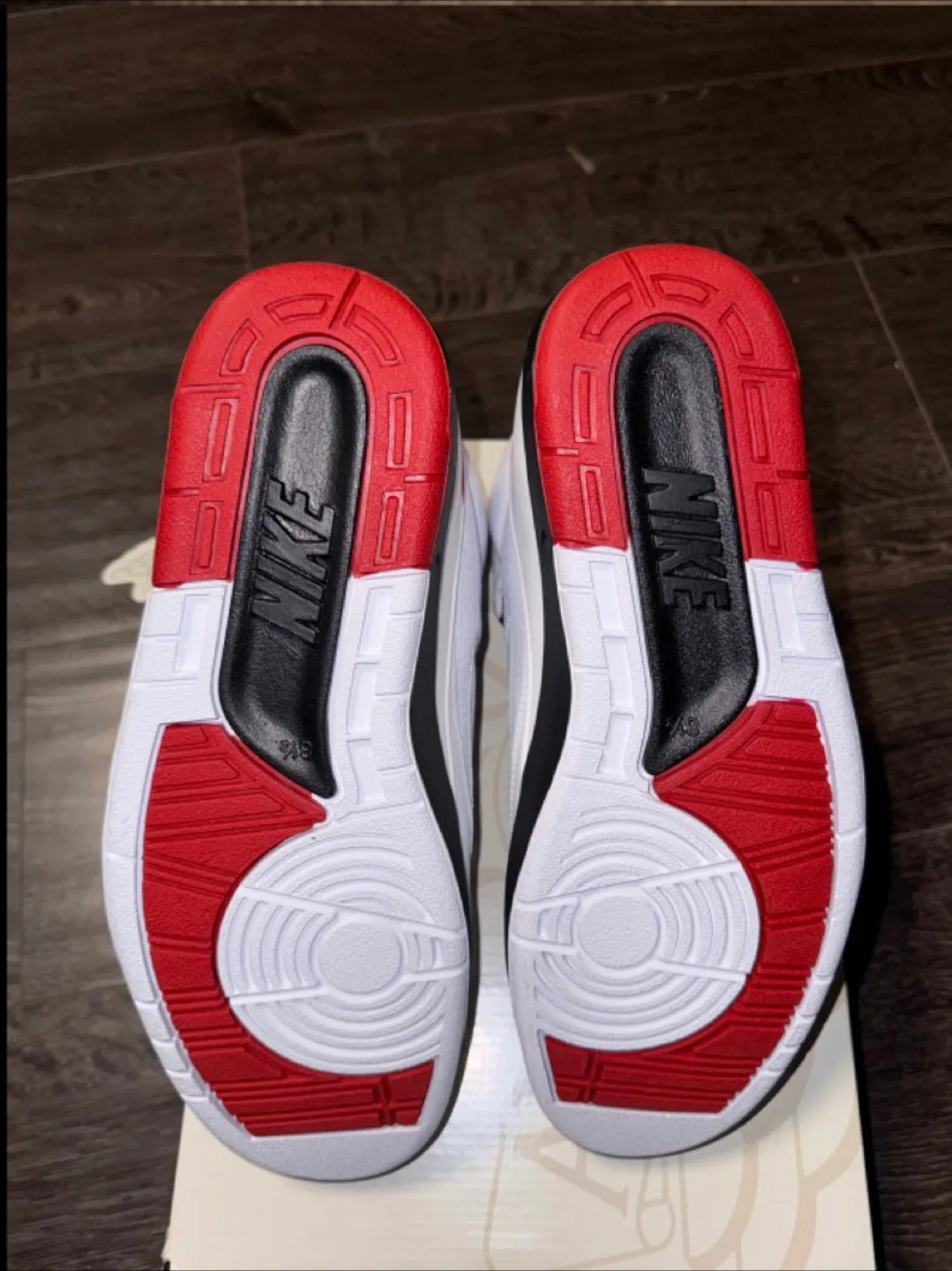 Air Jordan 2 Chicago image indicator(4)