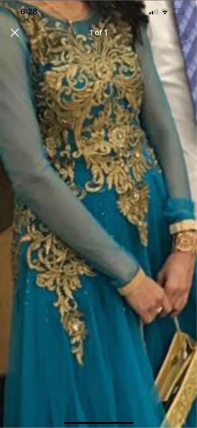 Gorgeous Pakistani Shalwar Kameez Suits (3) image indicator(4)