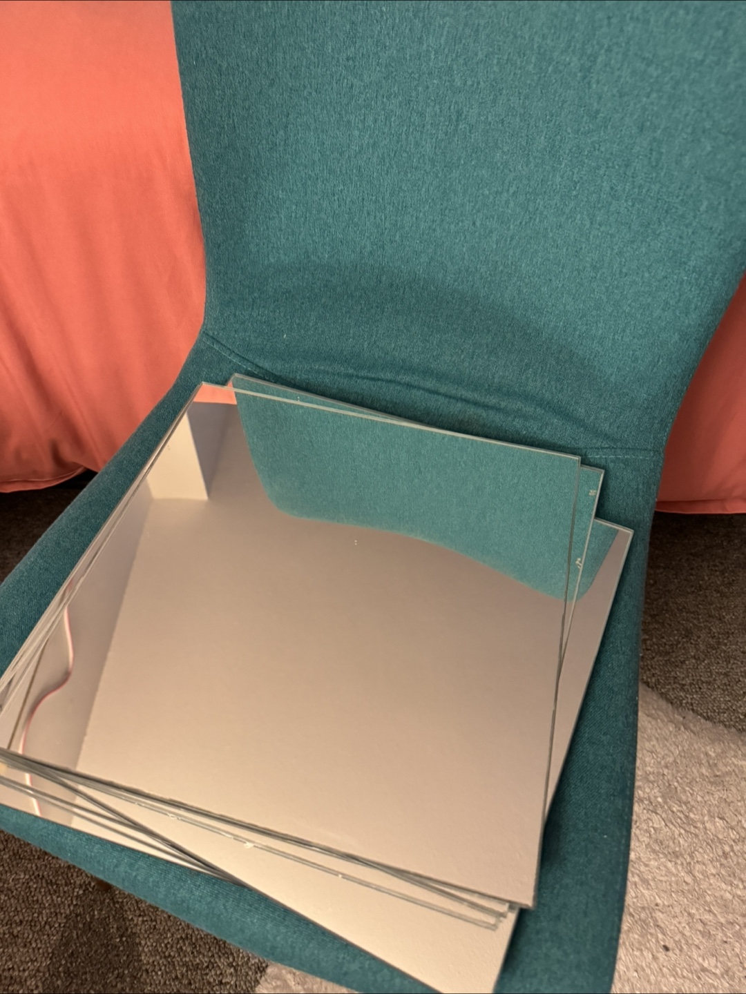 Set of square mirror tiles