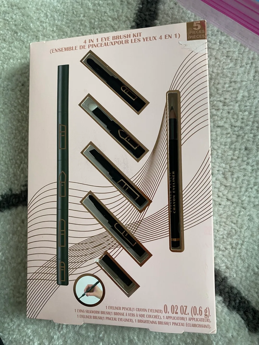 4-in-1 Eye Brush Kit with Eyeliner Pencil thumbnail