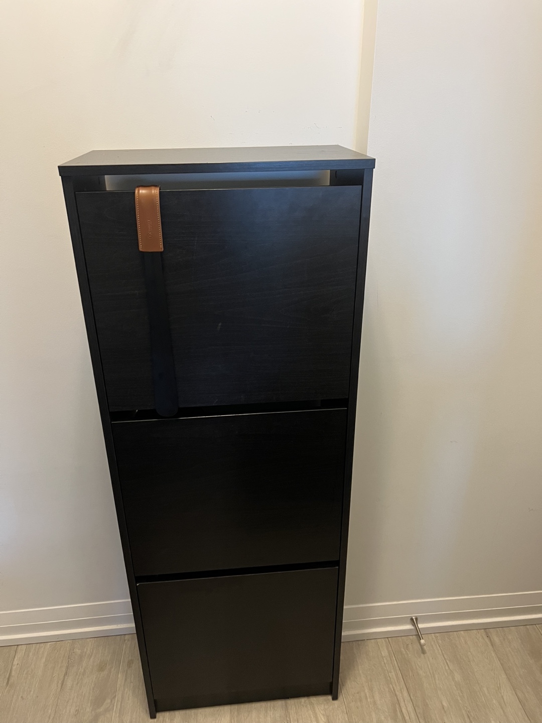 🥿 12-Shoe Cabinet – Like New | $70 | Moving Sale! 👟🗄️