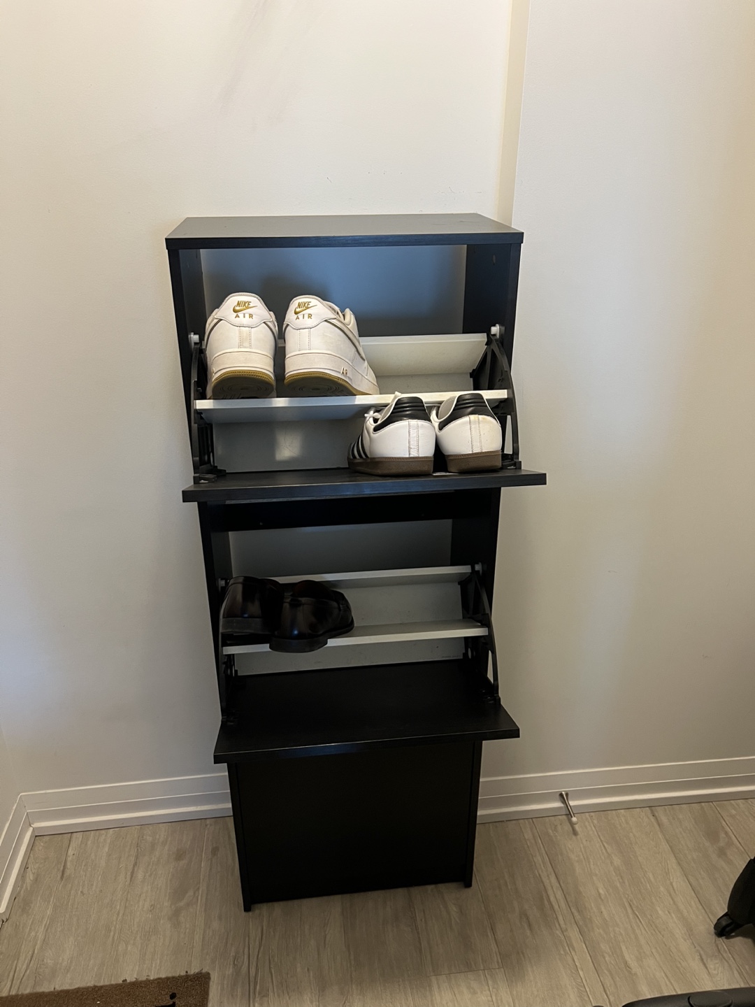 🥿 12-Shoe Cabinet – Like New | $70 | Moving Sale! 👟🗄️ - photo 2