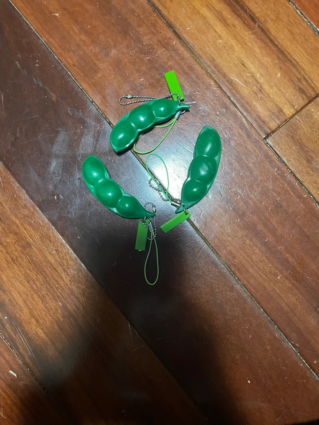 Adorable pea keychain charms thumbnail