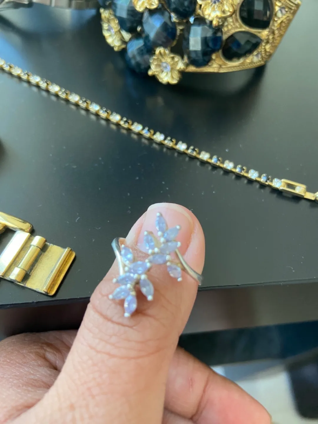 Delicate Marquise-Cut Purple Gemstones Ring image indicator(3)