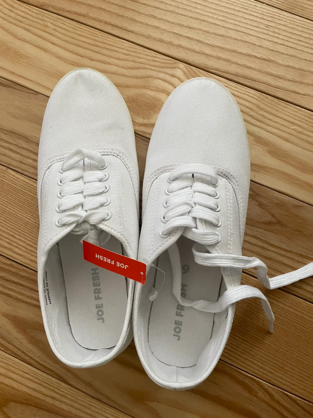Women's White Canvas Sneakers - Size 9 thumbnail