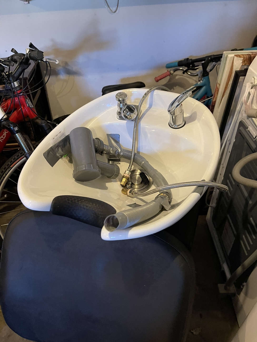 Salon Shampoo Bowl and Chair - photo 2