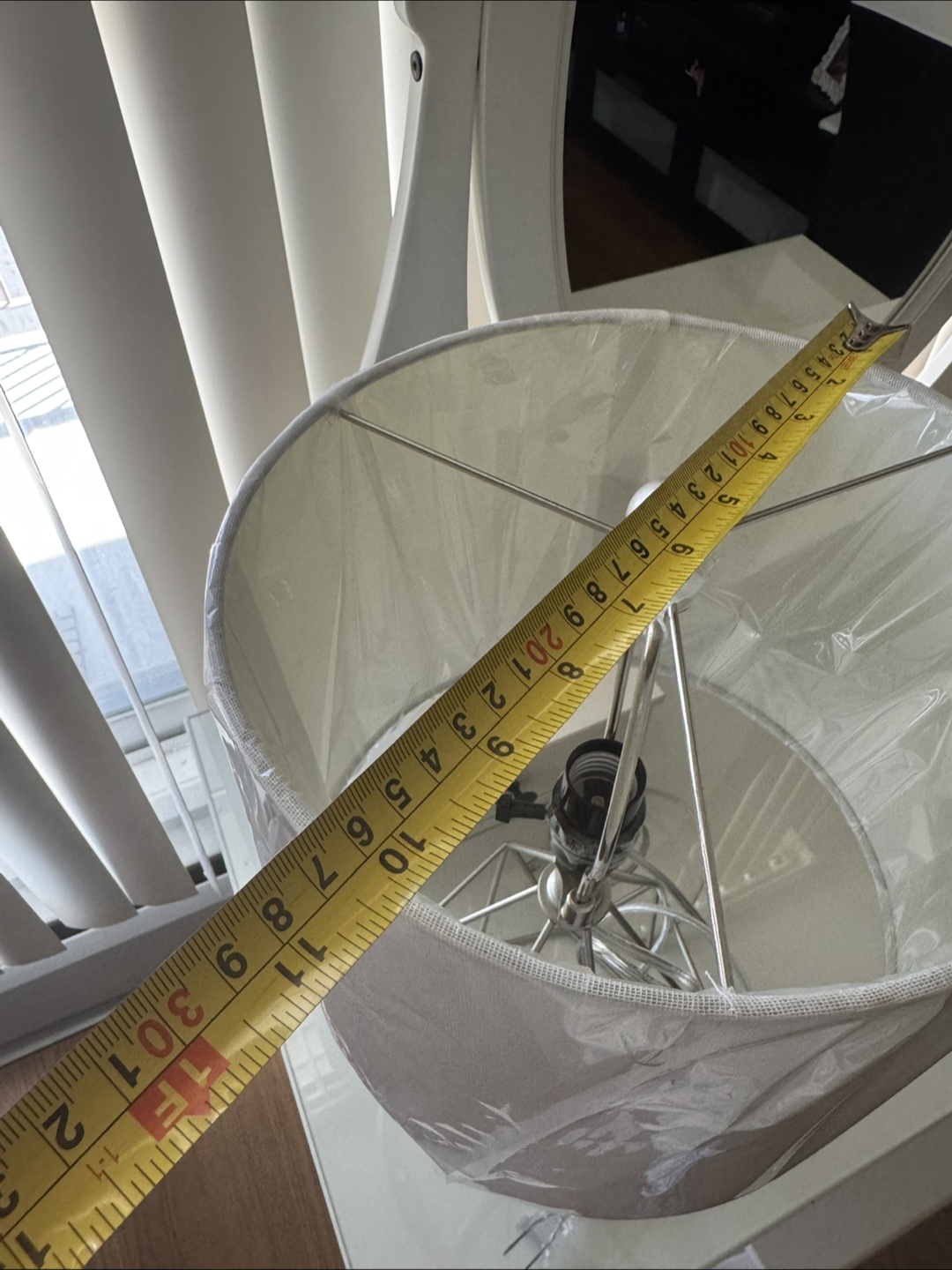 NEVER USED Geometric Metal Table Lamp with White Shade - photo 5
