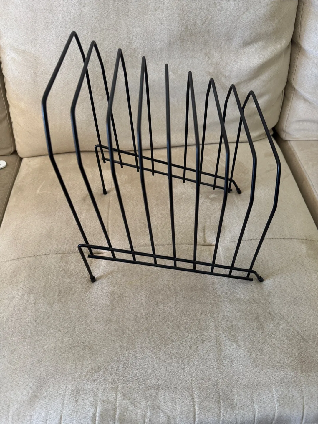 Black Metal Magazine Rack thumbnail