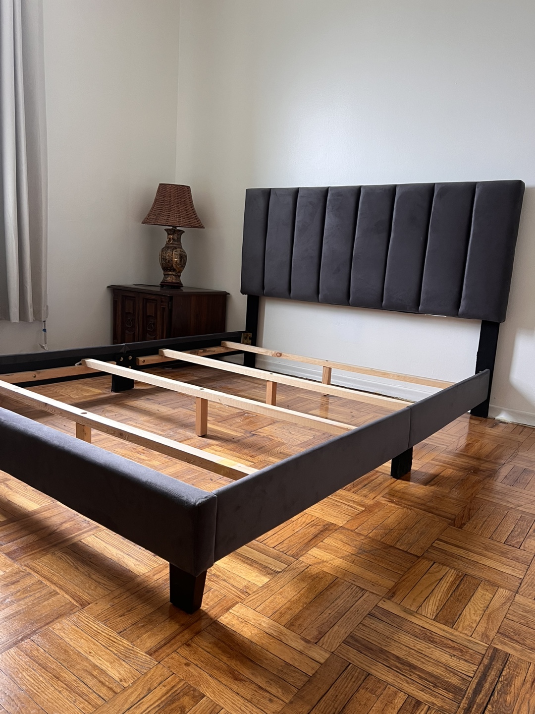 Queen-size upholstered bed frame - photo 4