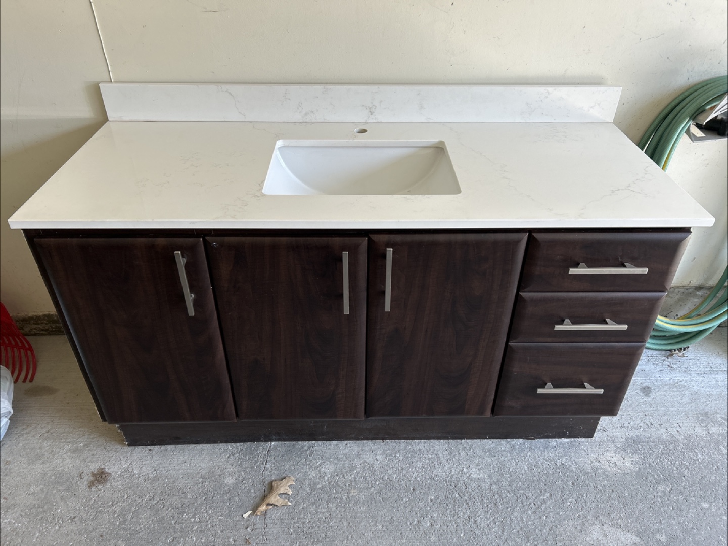Bathroom Vanity with Quartz Countertop - photo 2