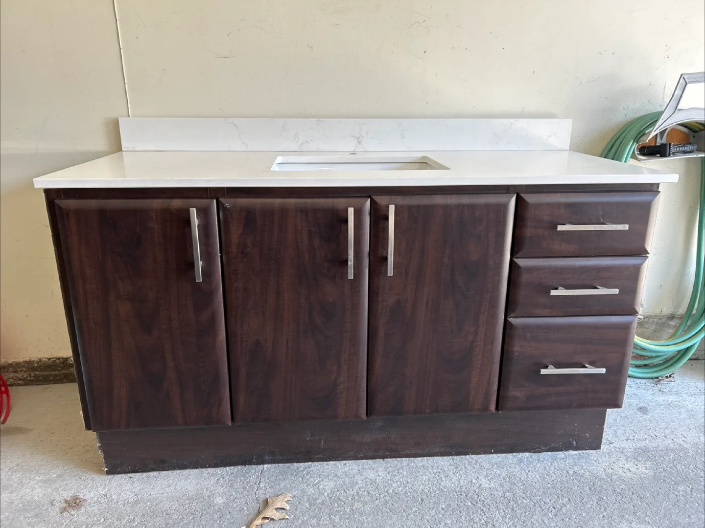 Bathroom Vanity with Quartz Countertop thumbnail