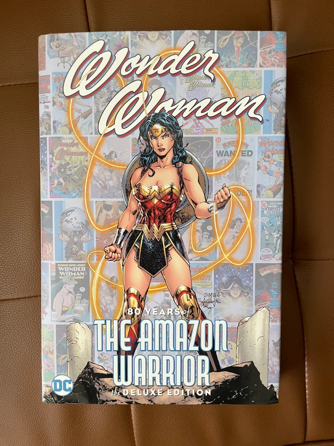 Wonder Woman 80 Years The Amazon Warrior Deluxe Edition thumbnail