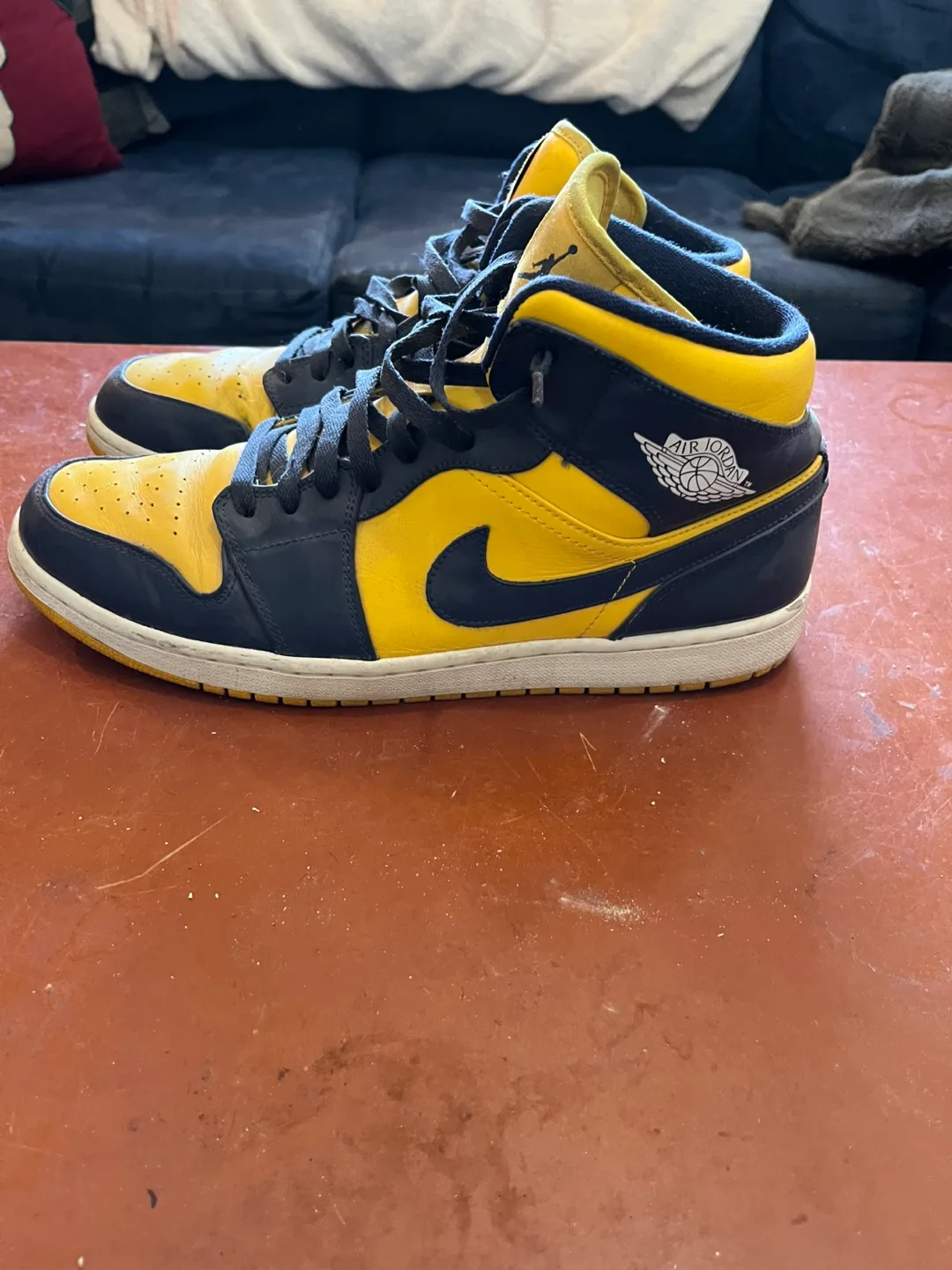 Air Jordan 1 Michigan Size US 13 thumbnail