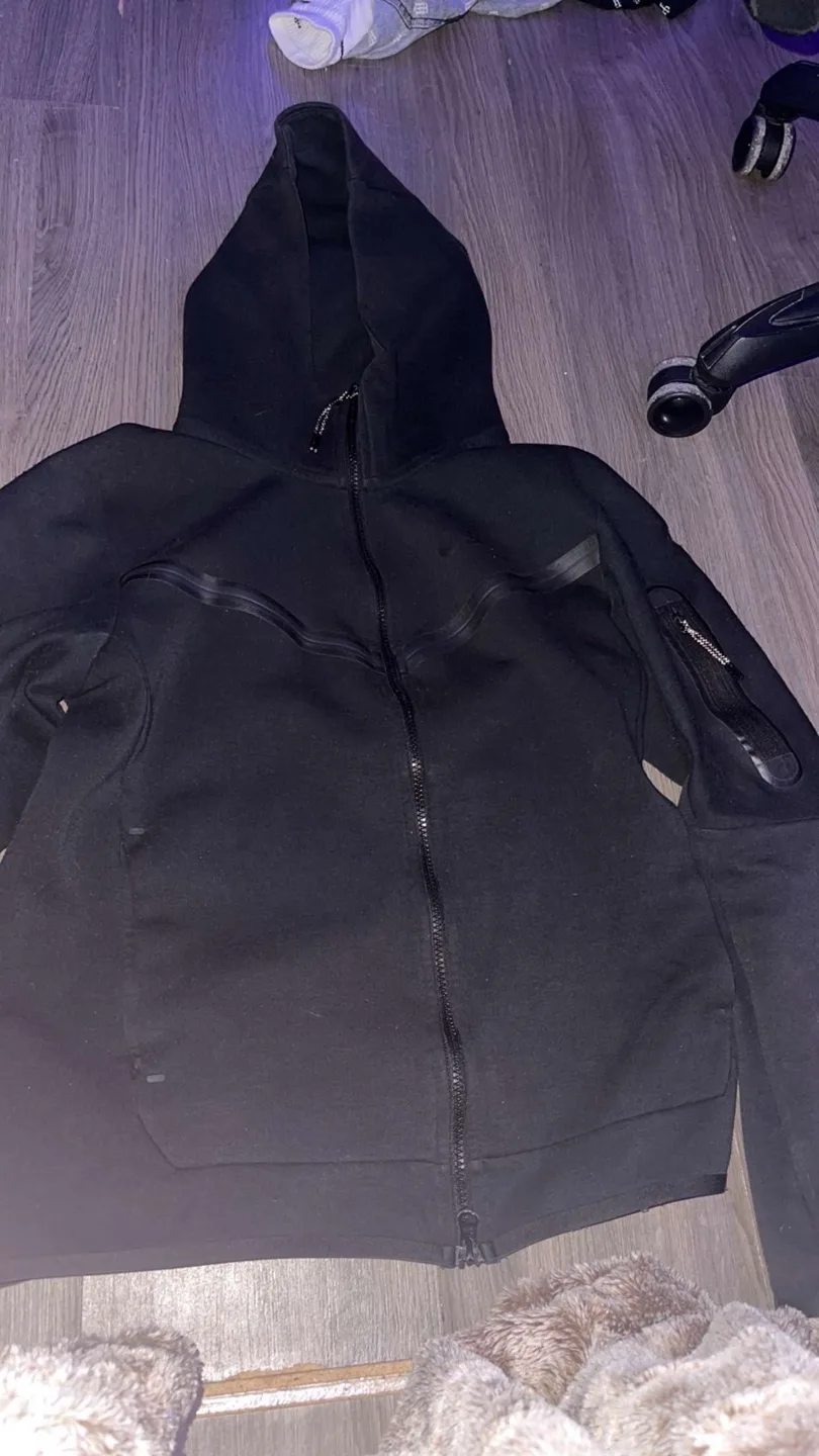 Nike Tech Fleece Hoodie thumbnail
