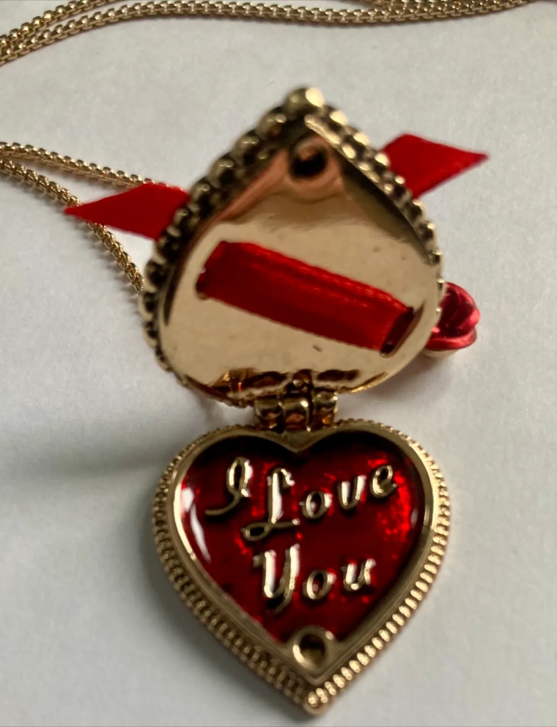BETSEY JOHNSON Romantic Candy Box Pendant Red Necklace Valentine image indicator(6)