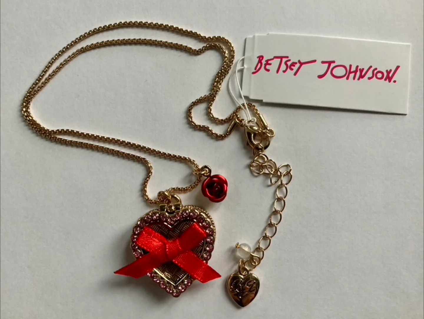BETSEY JOHNSON Romantic Candy Box Pendant Red Necklace Valentine image indicator(4)