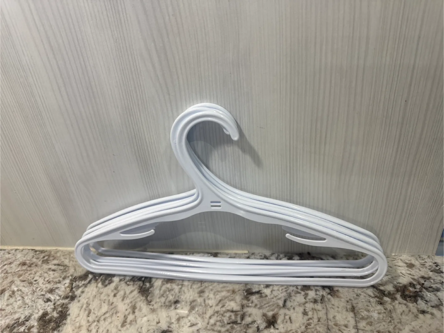 White Plastic Clothes Hangers kids (Bundle of 6) thumbnail
