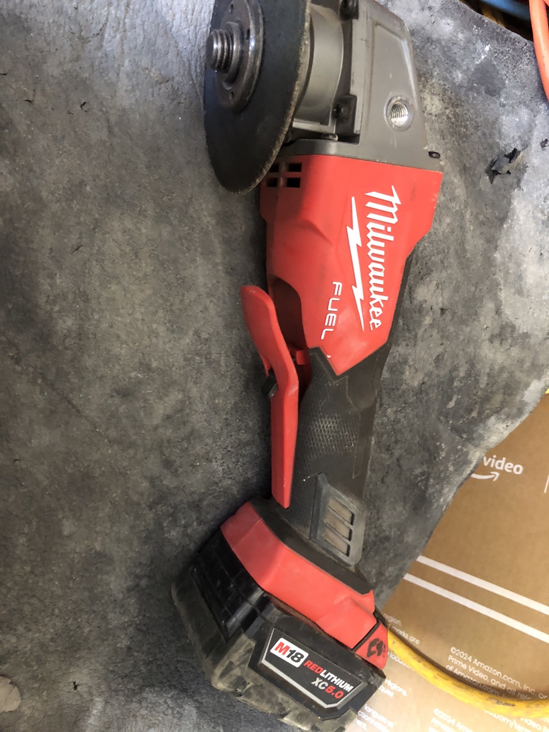 Milwaukee FUEL 4-1/2" Cordless Angle Grinder - photo 2