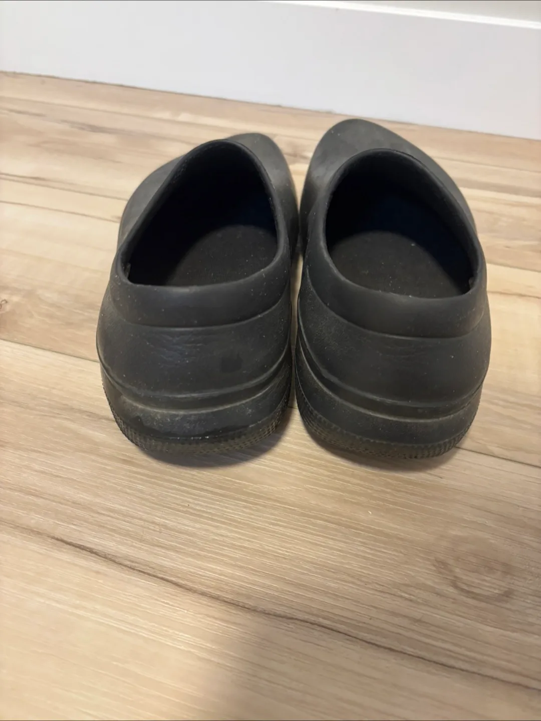 Crocs Men’s Size 11 Slip-on Black Shoes For Sale image indicator(4)