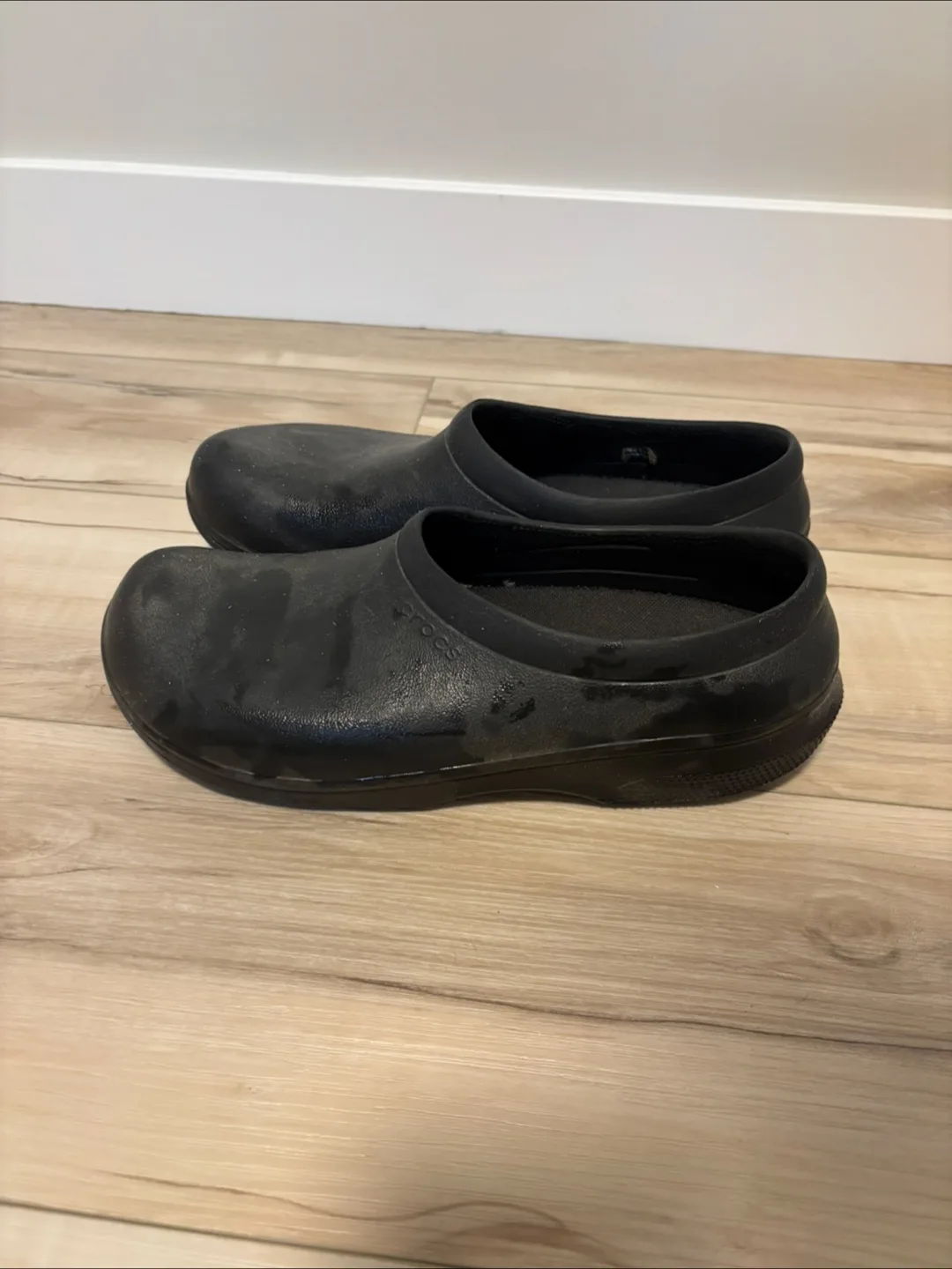 Crocs Men’s Size 11 Slip-on Black Shoes For Sale image indicator(3)