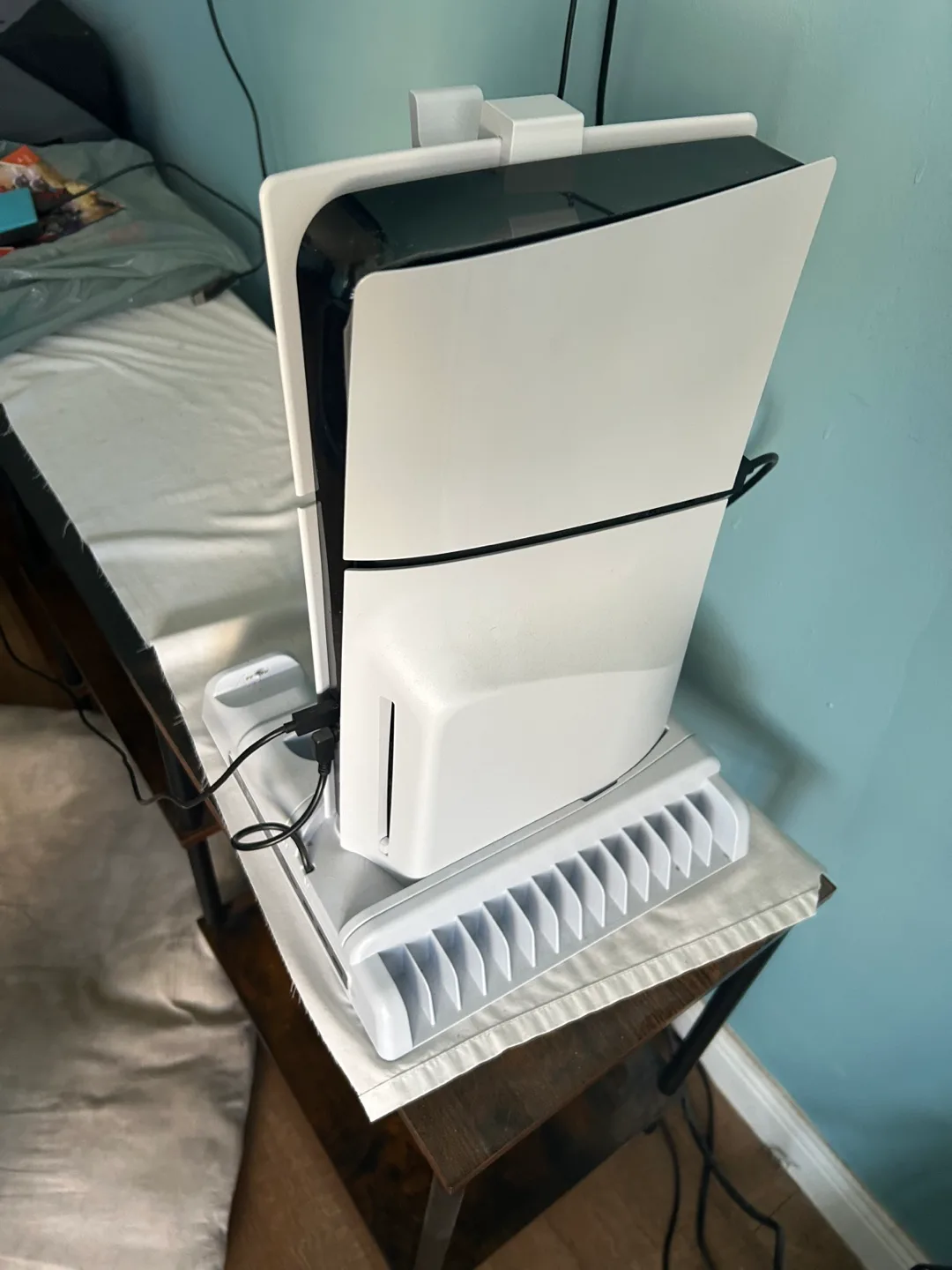 PlayStation 5 Console and Controller - White thumbnail