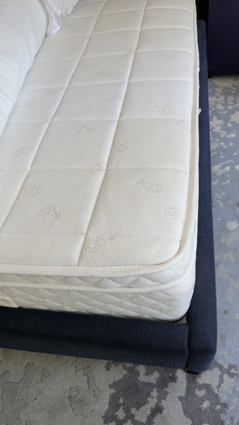 Queen Size Bed Frame with Mattress & Wingback Headboard - photo 5
