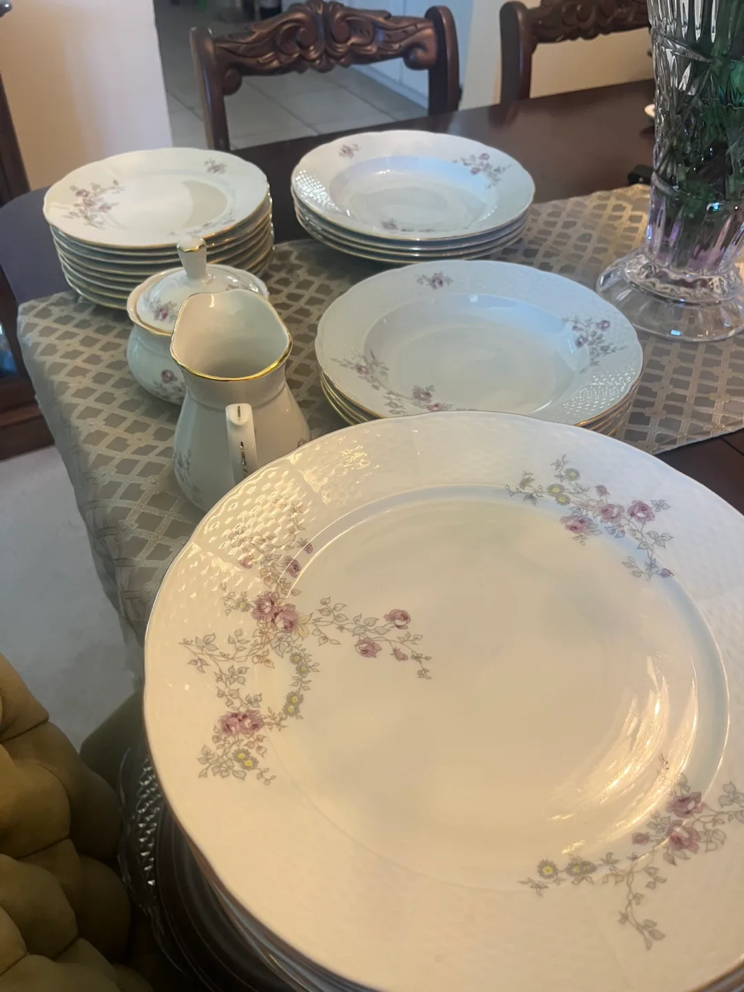 Vintage porcelain dinnerware set with flower design image indicator(3)