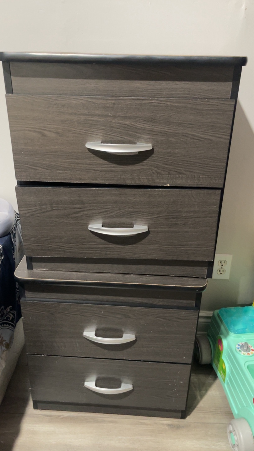 Two matching 3-drawer dressers